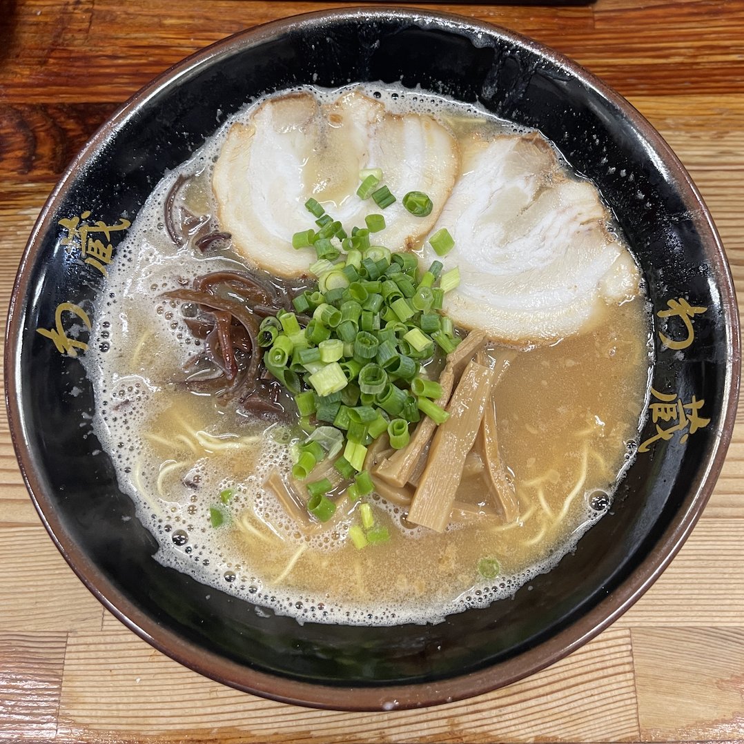 yamikuro's tweet photo. Back at Wakura in Shinjuku! 🍜❣️

Drank a bit at stop #1 🍺🍷, but still hungry! Ate ramen before round 2 to avoid the "drink till dawn ➡️ late-night ramen ➡️ waste next day" curse 🙅

Hakata tonkotsu with kaedama was overkill 😝, but caught last train 🚃 &amp; worked out great! 🙆‍♂️ https://t.co/HuOV2rWlH8
