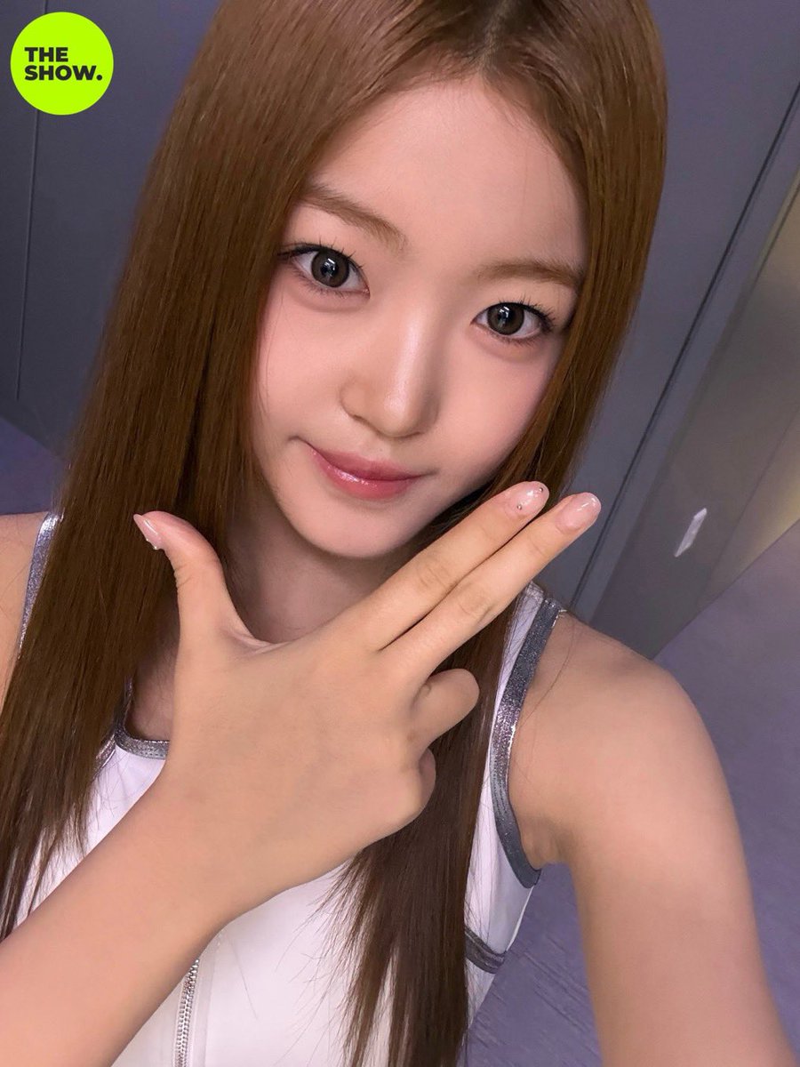 stac_y_'s tweet photo. 셀카천재야~~ https://t.co/R0dFjROMWt