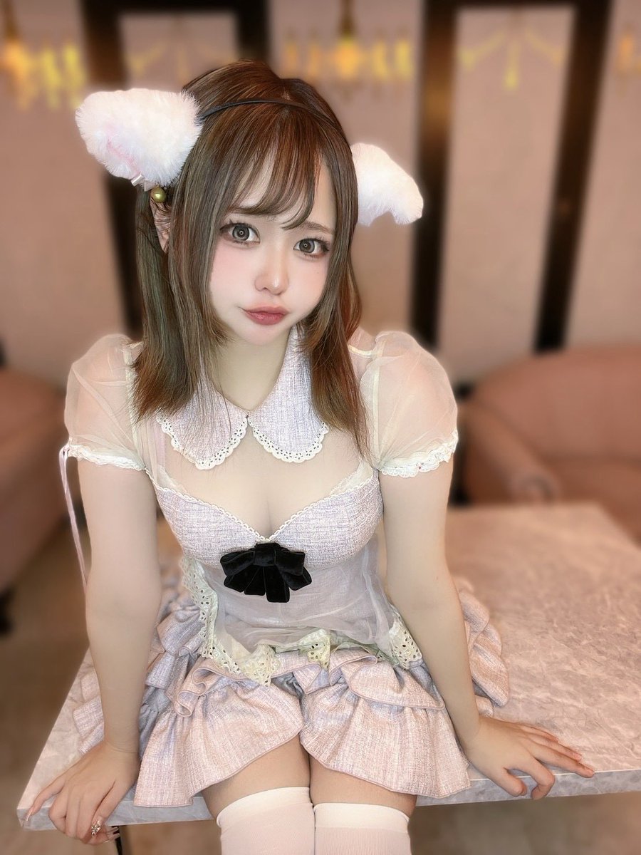 hani_rabi00's tweet photo. 🐰本日のお給仕キャスト🎀♡

🔰ゆか 18-23 @Yuka_hanirabi 
みず 18-25 @mizu_hanirabi 
めい20-25 @mey_hanirabi

---

《ハロウィンイベント》👻♡
❤︎ 10/28~31 (水~土)
➤期間中フリーコスプレでお給仕 https://t.co/6Ns89IwNTL