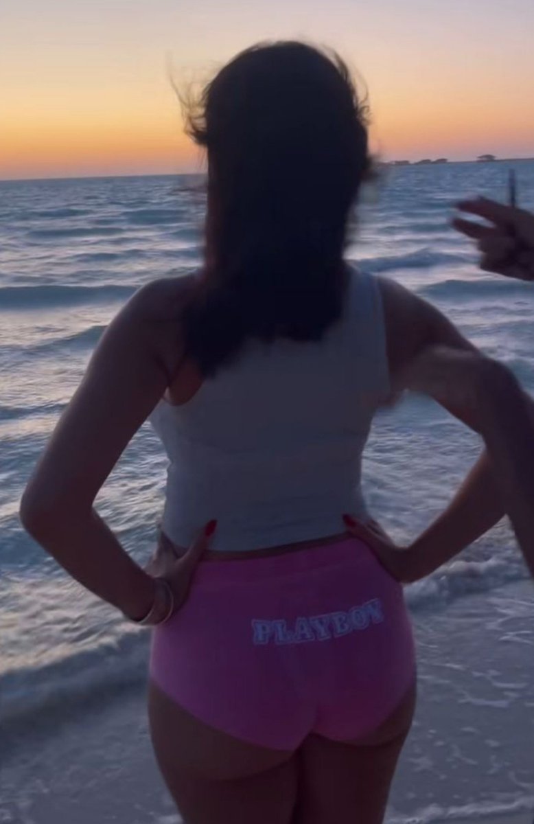 Labawynar2k's tweet photo. ساخنة اوي🍑🔥🔥 https://t.co/e82JDXp3VC
