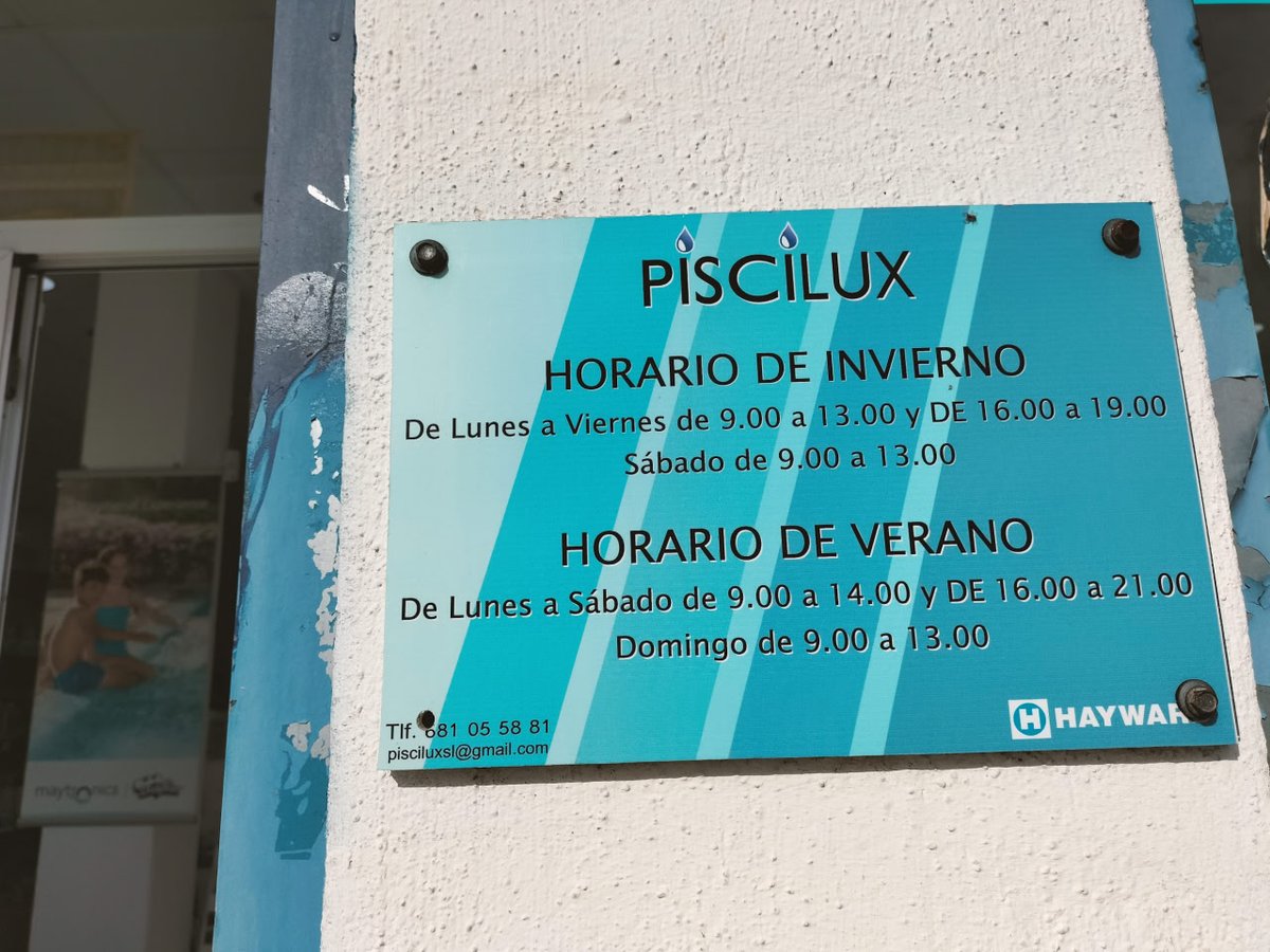 miqu3lm0la's tweet photo. Denuncio la retolació d'una empresa perquè incompleix la normativa lingüística. @consumcat Tarragona em respon parlant de la seva pàgina web.

Sí, ho heu llegit bé. Denuncio una cosa i em contesten sobre una altra. 🧵👇

#AccióPelCatalà https://t.co/t9nnjJbOaW