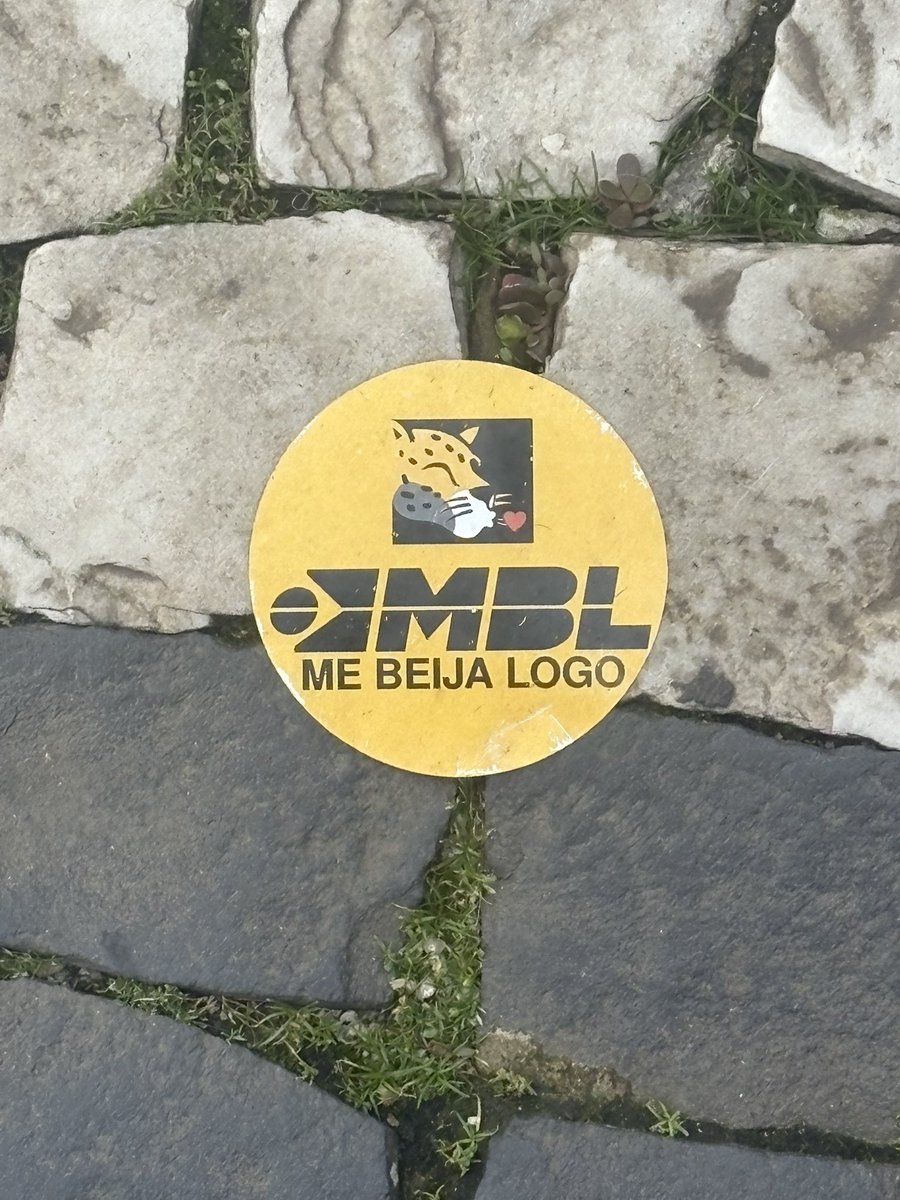 clariticea's tweet photo. BOM DIA, o futuro é romântico. https://t.co/OqFbNnQsk5