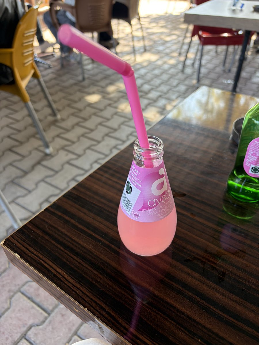 betyylatte's tweet photo. divalar pembe içecekler içer💓 https://t.co/gP0F2jiIxu