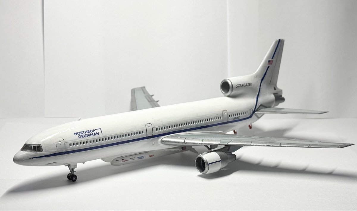 INHI_UV2B's tweet photo. 完成しました！！

1/200 ロッキードL-1011改造
ロケット空中発射母機「スターゲイザー」です！！

世界で唯一、現在も飛行可能なL-1011で、ノースロップ•グラマン社の空中発射型ロケット「ペガサスXL」の打ち上げに使用されています

10/24•25の #旅客機プラモフェスin羽田26 で展示予定です！ https://t.co/MQPEXyausp