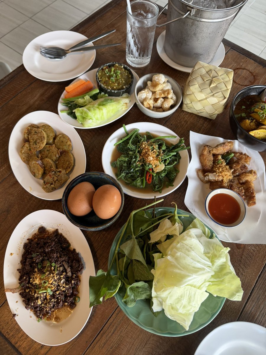 Lalalaaoey's tweet photo. อร่อยจริงงงงง ราคาดีงามมาก สั่งมากิน2คนจุกๆ
บรรยากาศร้านดีมาก ถ้าไปตอนเย็นคงได้จัดเครื่องดื่ม
📍ลาบรื่นโฮมคูซีน เชียงใหม่ https://t.co/RedXGF0JbE