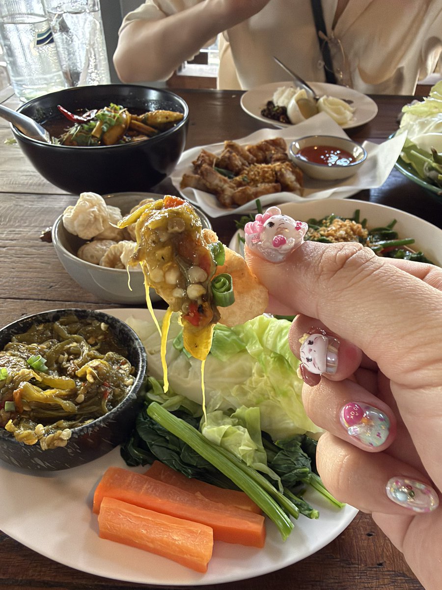 Lalalaaoey's tweet photo. อร่อยจริงงงงง ราคาดีงามมาก สั่งมากิน2คนจุกๆ
บรรยากาศร้านดีมาก ถ้าไปตอนเย็นคงได้จัดเครื่องดื่ม
📍ลาบรื่นโฮมคูซีน เชียงใหม่ https://t.co/RedXGF0JbE