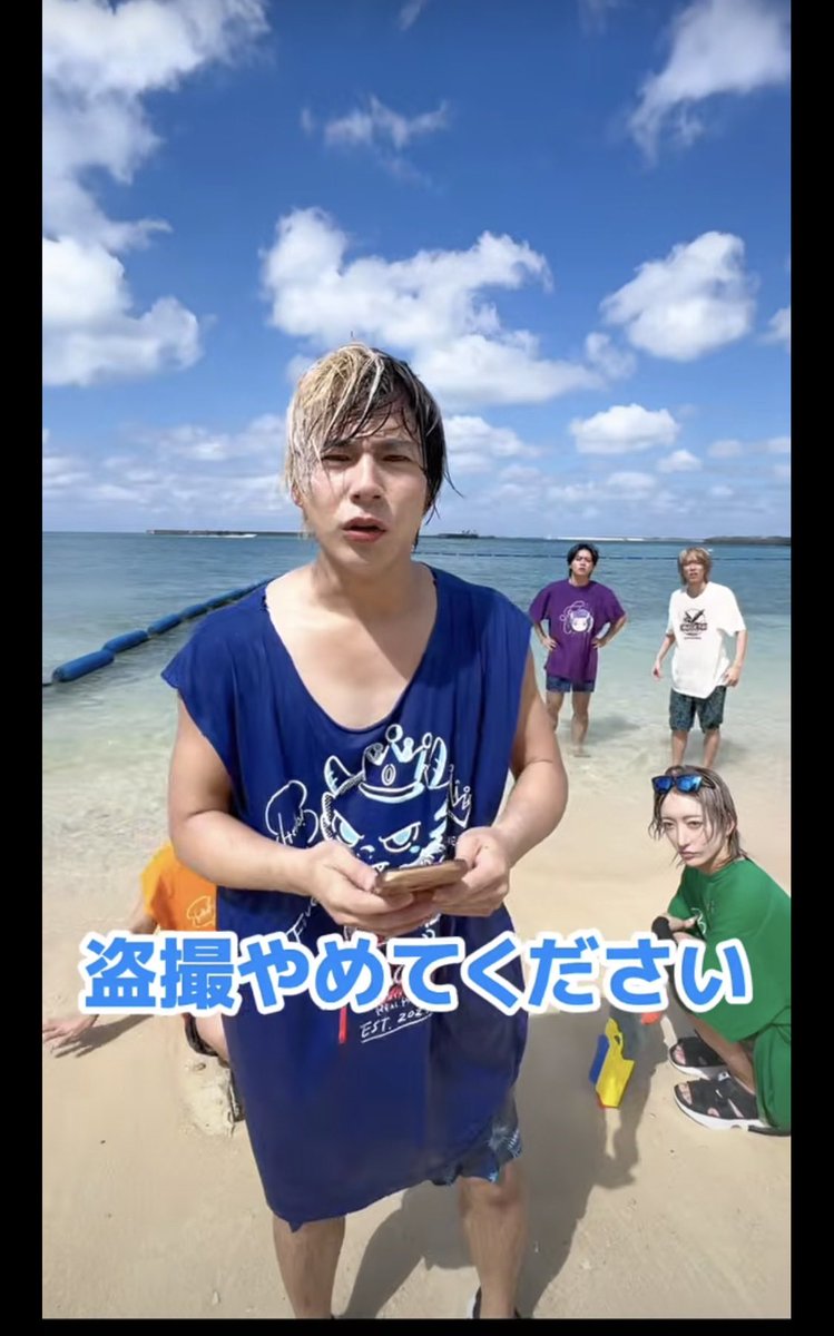 riapi_3's tweet photo. 海遊び可愛いからのTシャツずぶぬれだるんだるんからの全力疾走からのやるなぁ！は可愛いすぎる https://t.co/HLYd9Dmqly