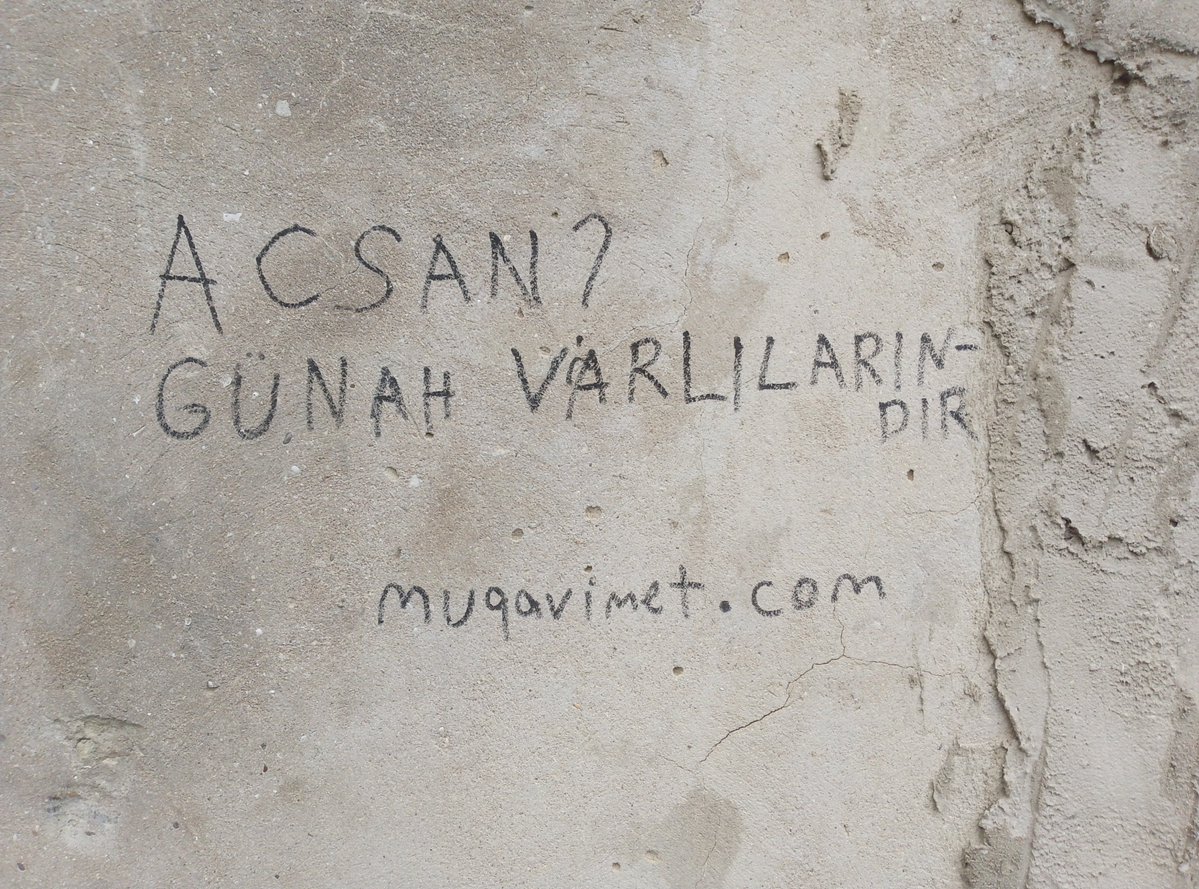 GraffitiRadical's tweet photo. "You hungry?  It's the fault of the rich"
Seen in Baku, Azerbaijan https://t.co/uBgREggZhT