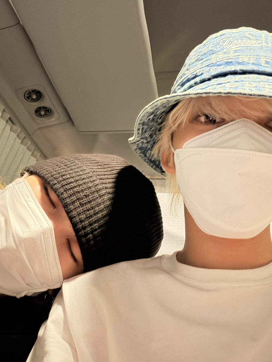 bmsg_trainee's tweet photo. ⸜ ✉️ #LETTER_FROM_TAICHI ✨ ⸝

この前ふらっと寄った花屋さんで、存在感があって目を惹くプロテア‘ブレンダ’というお花を見つけました💐✨
大きく真っ直ぐ伸びた茎の先に色鮮やかなローズピンクの花びらがとても綺麗でした。
その佇まいやどの花言葉もMAZZELのRANくんを思わせるところも、このお花に惹かれた理由の一つです。

みなさんの好きなお花や、思い入れのあるお花も教えてください！

#TAICHI
#BMSGTRAINEE
