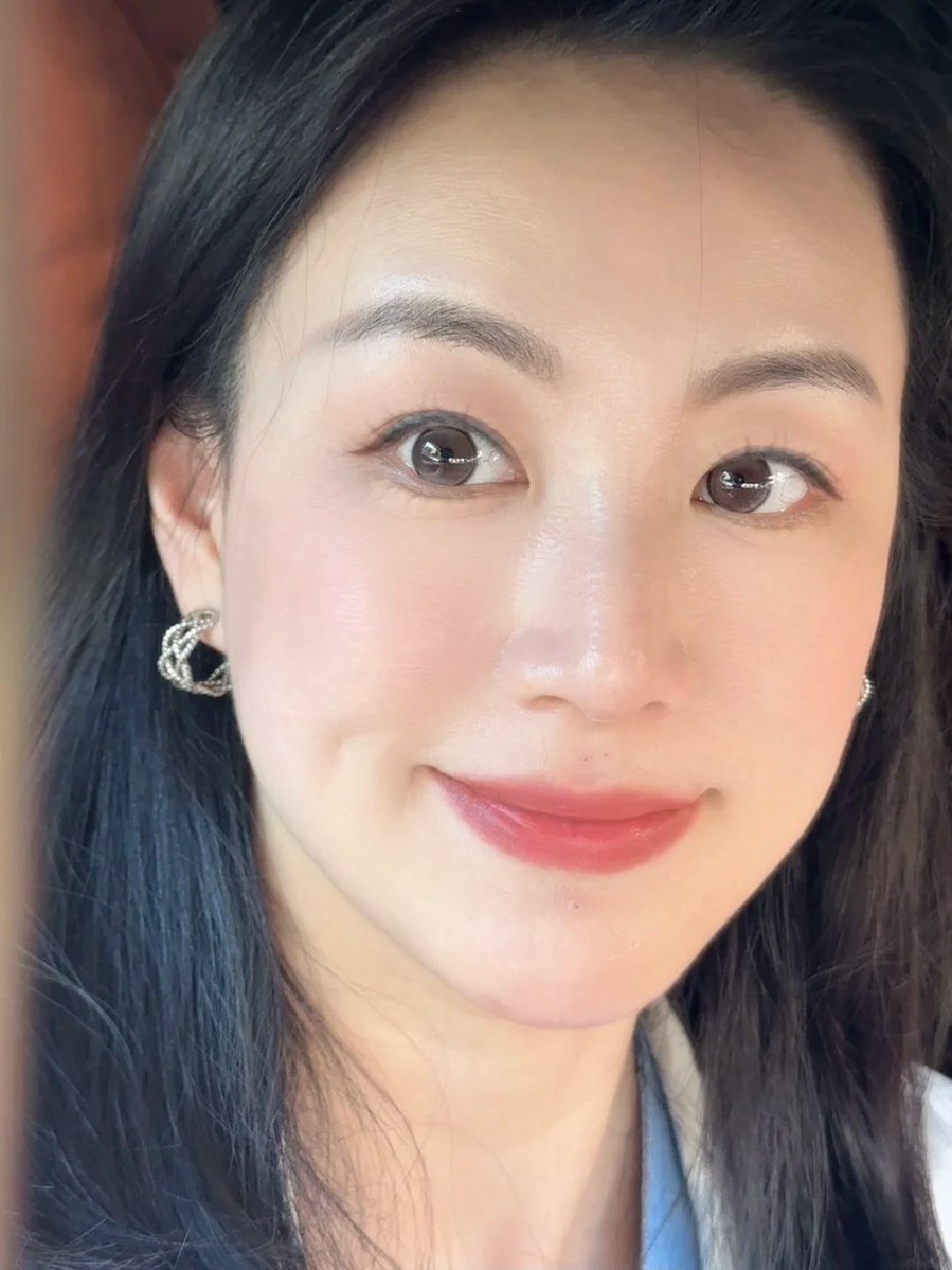 domviscomi32's tweet photo. 你会和一位36岁的女性约会吗？
 ◯ 会  
◯ 不会 
◯ 视情况而定 https://t.co/iHMAh6NTMj