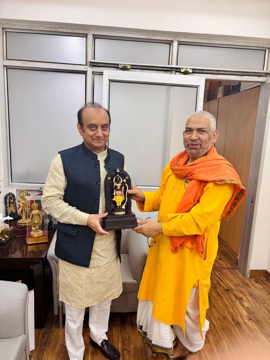 gopaljha_bjp's tweet photo. भाजपा के प्रखर राष्ट्रीय प्रवक्ता व राज्य सभा संसद भाई सुधांशू त्रिवेदी जी के जन्मदिन की बहुत बहुत शुभकामनाएं व बधाई https://t.co/3bwzwvIym4