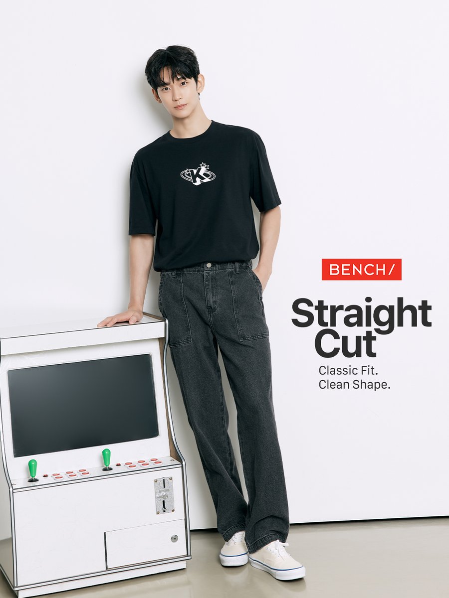 benchtm's tweet photo. Different cuts, one modern attitude. Kim Soo Hyun switches up his game in Wide-Leg, Straight Cut, and Barrel Jeans for a fresh take on #BENCHDenims and #BENCHNewNeutrals.

Get his looks:
Polo (ISF1346CR2) P1,099
Wide-Leg Jeans (BDP0325BD3) P1,199
-
Shirt (BOT3192BK3) P539
Straight-Cut Pants (BPD0907BD3) P1,199
-
Baseball Shirt (ISF1342BU3) P1,199
Barrel Jeans (BPD0937DB3) P1,299

#BENCHxKimSooHyun #GlobalBENCHsetter

Buy Official, Buy Original! Get these products plus more from our official online stores:
🔗https://t.co/dCakf3y0ut
🔗https://t.co/mCjQW8YyLl
🔗https://t.co/UVQJ0Gsijm
🔗https://t.co/IOwcnZkcrg
🔗https://t.co/wsNPbfTYRw

Buy only from official BENCH stores and online platforms to ensure authentic and high-quality products.
