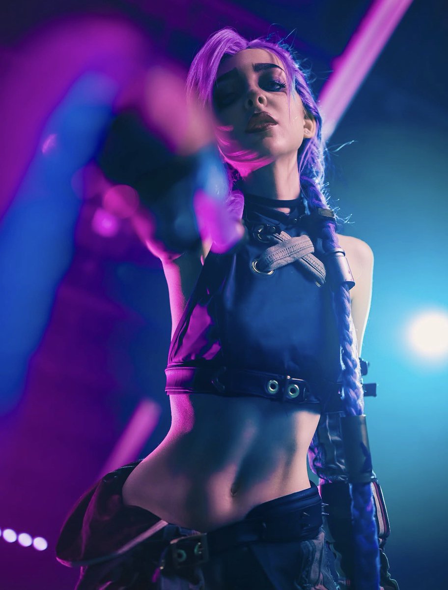 sophiep0wers's tweet photo. also - since we’re all here , here’s a pic of my jinx cosplay last fall for twitch con - and me at the i-dle concert in 2024. dreams do come true 🖤!!! https://t.co/uuiPqG27UD