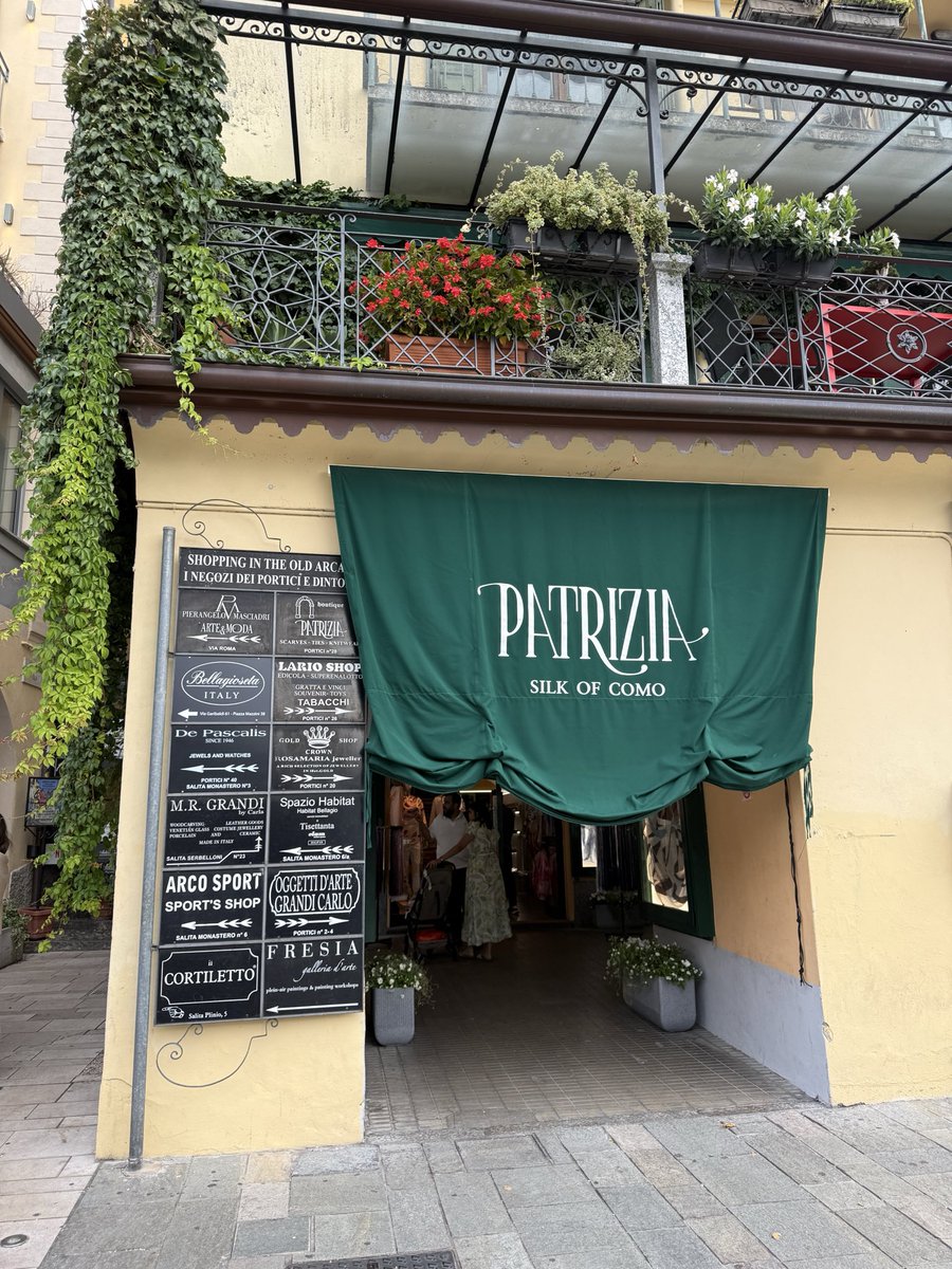 WisdomMatic's tweet photo. Lake Como 🇮🇹 https://t.co/AF6voVYe0S