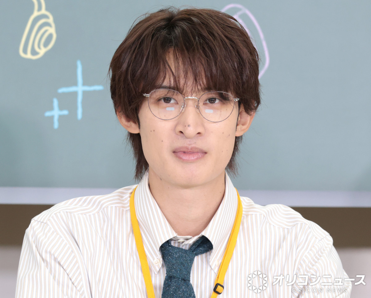 oricon's tweet photo. 📺『いろはの恋は時代をかける』第2話放送直前緊急保護者会イベント

Snow Man・向井康二、
第1話の“予定外”を振り返る

裏話を披露「クランクインでまさか…」💦
https://t.co/PGCW36rscW

 #恋とき https://t.co/9KA9r8CtYh