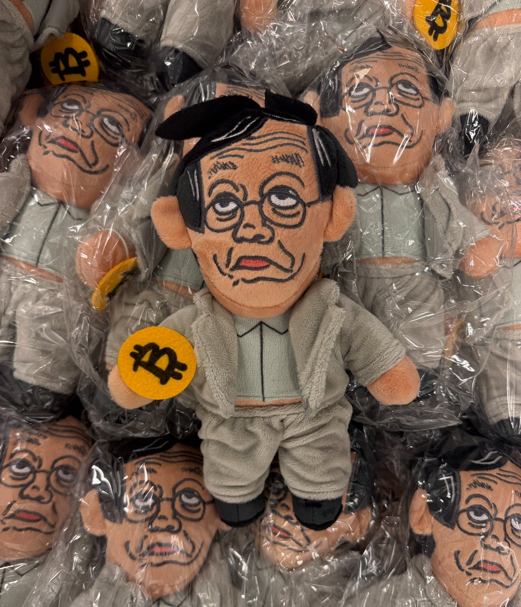 DimmadomeCrypto's tweet photo. Marfa is 2 days away & I'm bringing a giant suitcase filled with '₿ Satoshi Nakamoto Plushies' by @queen_pepe!

Looking for a spot to get these in the hands of fellow attendees. If you're running an event over the weekend or know someone whom wouldn't mind me setting up, pls tag them or hmu in DM's!
