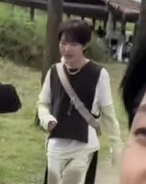 muing3to3's tweet photo. 아니 런쥔이 ㅋㅋㅋㅋㅋㅋ큐ㅠㅠㅠ 
제노 지나가자마자 뛰기를 포기함 

                                                      힘드렁. https://t.co/V5PwGtK6q8