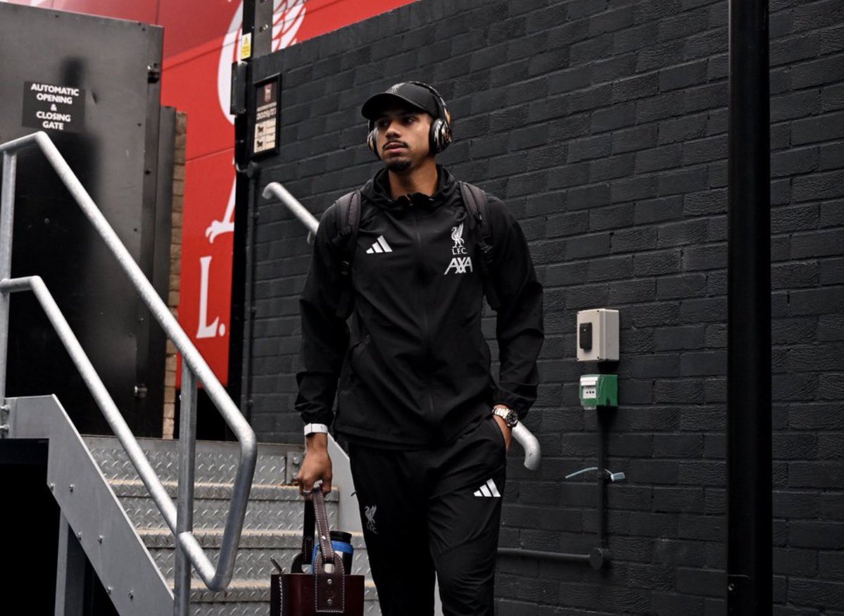 FabrizioRomano's tweet photo. ❤️ Ronald Araujo: “I'm very happy here at Liverpool because since I arrived I've been welcomed in a fantastic way”.

“I am very grateful to them. I want to give back to them by giving eveything in training and every match”. https://t.co/Swz6RiHozy