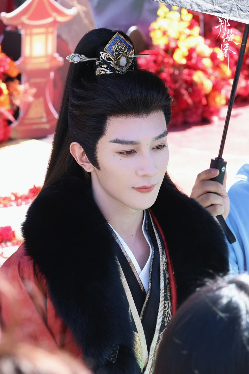 xianguang0104's tweet photo. 261020 #XiaZhiguang at the fan support venue for drama #XiangShuShi 📸

A fearless warrior with a gentle heart. Can't wait to see Xia Zhiguang bring this remarkable character to life! ✨️

©️ (wb) 郑傲娇小姐姐
#夏之光 #相术师 #LiXuange https://t.co/j1RCyjdql6