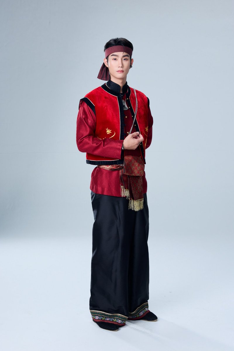 YOUtopia_TH's tweet photo. “ฟอส จิรัชพงศ์ ศรีแสง” รับบท ผาเวียง 
ในซีรีส์พีเรียดฟอร์มยักษ์ “Scarlet Heart Thailand ปาฏิหาริย์ข้ามกาลเวลา”

ทุกวันพุธ-พฤหัสบดี เวลา 20:30 ทางช่อง one31
เริ่มตอนแรก 4 พ.ย.นี้
#ScarletHeartTH 
#fforce_
#GMMTV
#YOUtopiaTH https://t.co/u4Kt5lbNi6