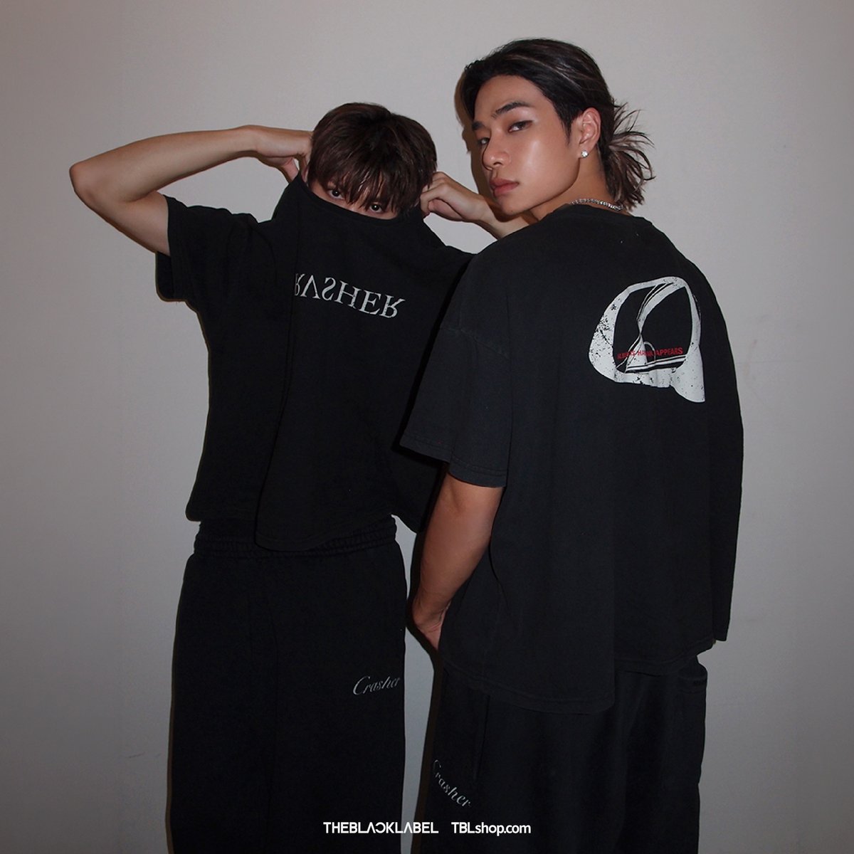 TBL_shop's tweet photo. ALLDAY PROJECT
TARZZAN CAPSULE COLLECTION

🗓️ 판매 오픈 : 2026년 10월 22일 (목) 12PM (KST)
🎁 TARZZAN CAPSULE COLLECTION - CRASH OFFICIAL MERCH 구매 시, TBLshop 독점 단체 셀피 포토카드 1종 증정

🔗 KR : https://t.co/qsRcE8b4kJ

🔗 GLOBAL : https://t.co/bQRvqvLM2y

🔗 CN : https://t.co/f0VNr7Km6M

🔗 JP : https://t.co/4wcsN7ikL9

PHOTOGRAPHY BY BAILEY
ENGINEERED BY Protocol Index

#ALLDAYPROJECT #ADP #올데이프로젝트
#TARZZAN #TARZZANCAPSULE #SIDEPROJECT
#CRASH #TBLshop #티비엘샵
#THEBLACKLABEL #더블랙레이블