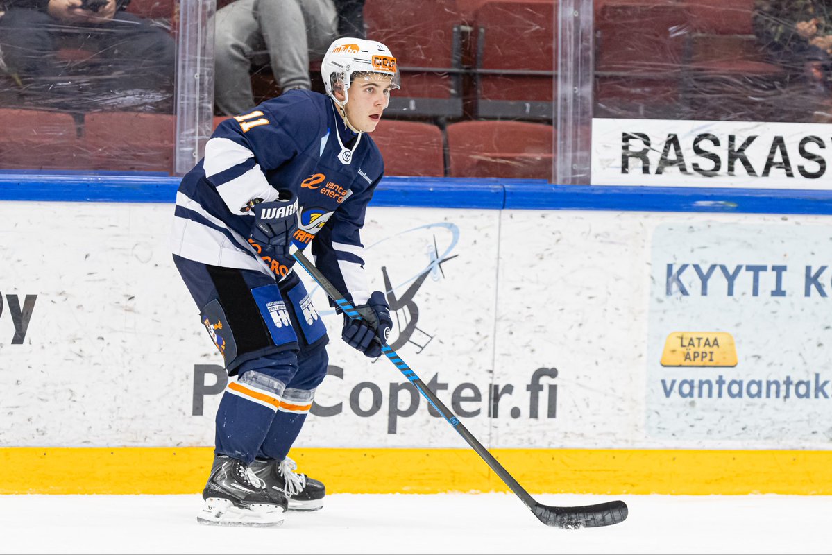 KiekkoVantaa's tweet photo. Kiekko-Vantaa x Virho Game Worn pelipaidat nyt huudettavissa HuutoNetissä🔥

Huutokaupat päättyy porrastetusti ma 26.10. klo 18-19. Käy huutamassa pala lohihistoriaa itsellesi ja samalla tuet Virhon toimintaa🤝

Huutokauppaan: https://t.co/OZuX3h7znU

#LohiMäärää #KVantaa #Mestis https://t.co/gyf1lkxqv9