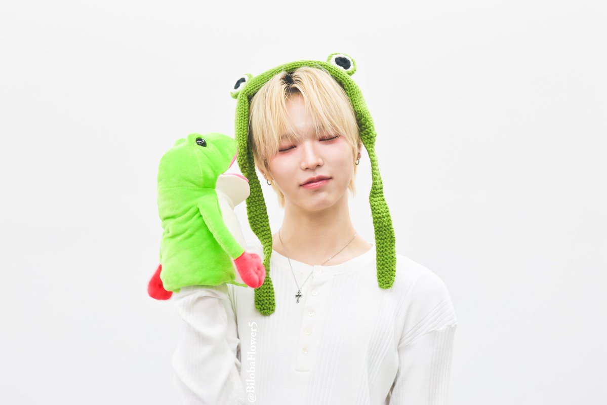 BilobaFlower5's tweet photo. 🐸♡

#idntt #아이덴티티 #jaeyoung #재영 #leejaeyoung #이재영 https://t.co/ue8ck90rUj