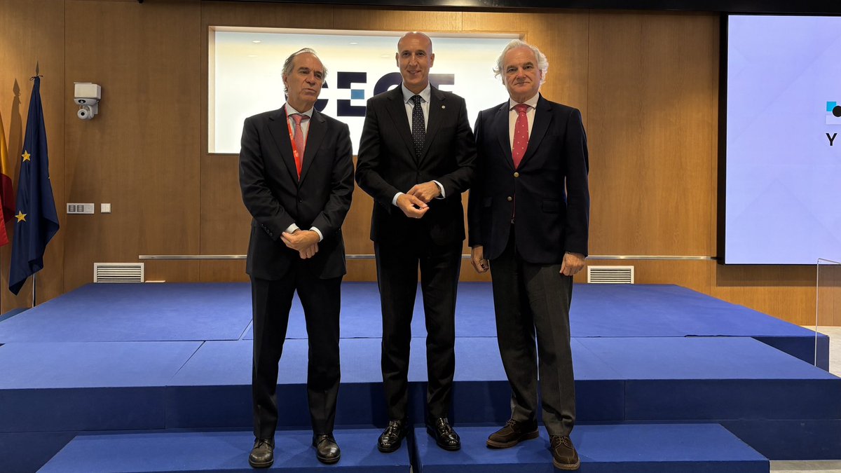 _CEIM_'s tweet photo. 📌 Todo listo para el encuentro empresarial Madrid-León con @feleleon.

👤 @mgarridocierva, @_CEIM_
👤 Juan María Vallejo, @feleleon
👤 @JADIEZLEON, @LeonAyto https://t.co/TNsNWK2D9i