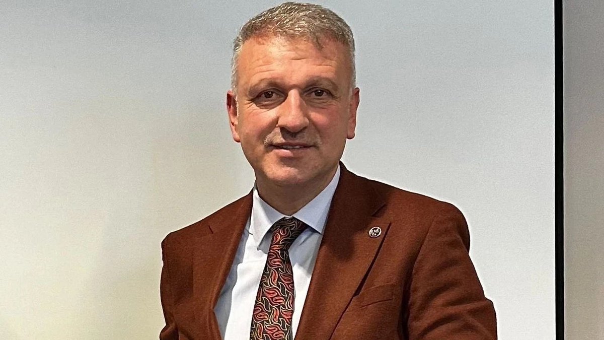 tcdefence's tweet photo. ➖SON DAKİKA |  Azerbaycan yönetimi, Cumhurbaşkanı Başdanışmanı Oktay Saral’ın görevden alınmasını talep etti.

Ayrıca Aliyev'e hakaret eden Türklerin yargılanmasını ve sosyal medya hesaplarının engellenmesini talep etti.

— Middle East Eye