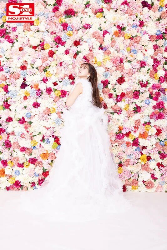 mitsukiBmoon00's tweet photo. 最前線で走り続けた三上悠亜の道のり🌹 https://t.co/z5qs3hol7N
