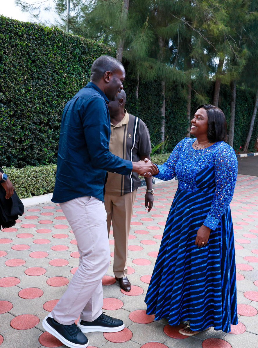 rigathi's tweet photo. Welcome to Wamunyoro residence my cousins from Linda Mwananchi. 

When we come together great things Must happen. https://t.co/s7paTWHMTR
