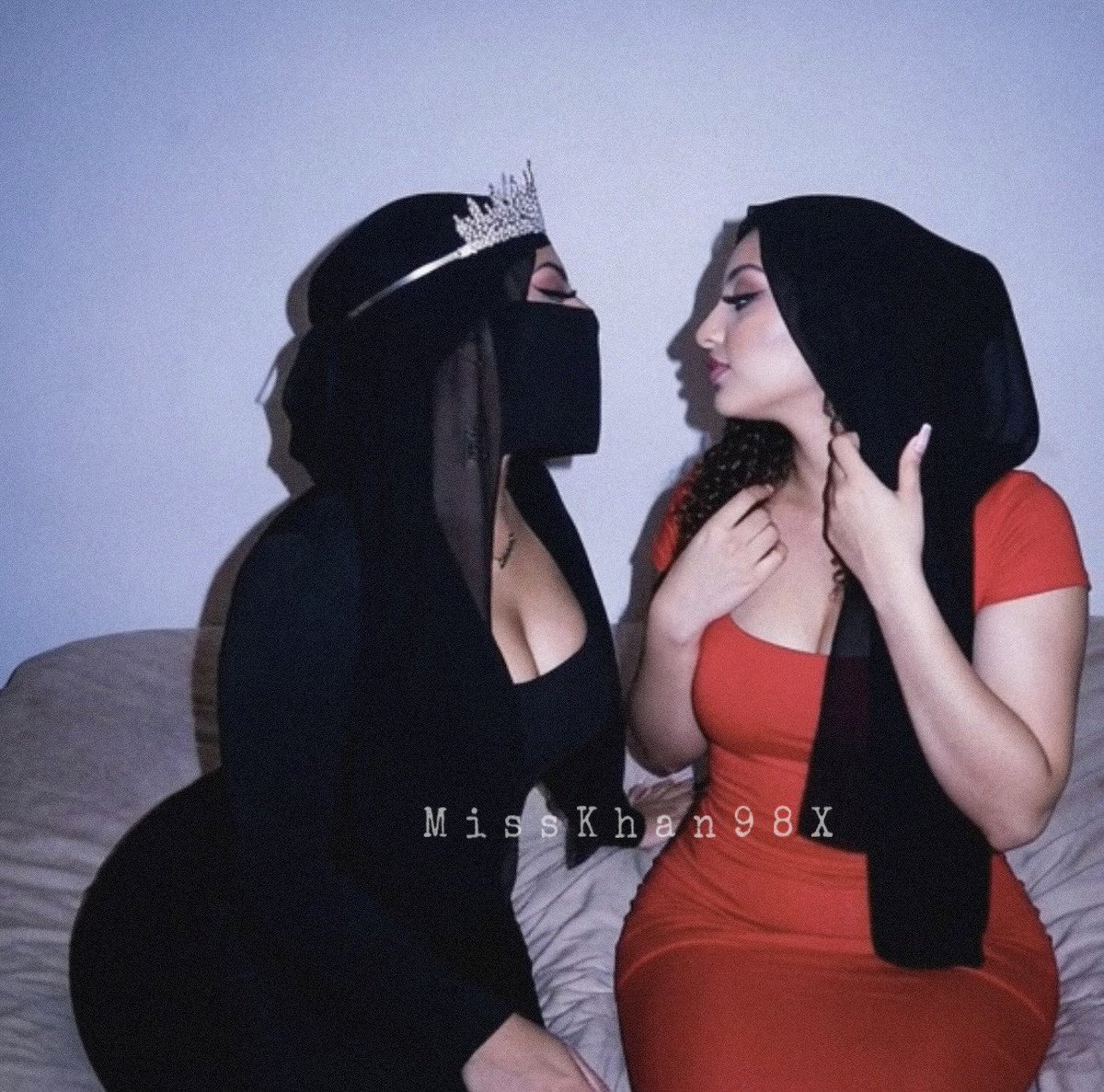 misskhan98x's tweet photo. 2 niqabis making you relapse is better than 1 

@Zaazaarinaax @misskhan98x https://t.co/IRhsr2H7Fo