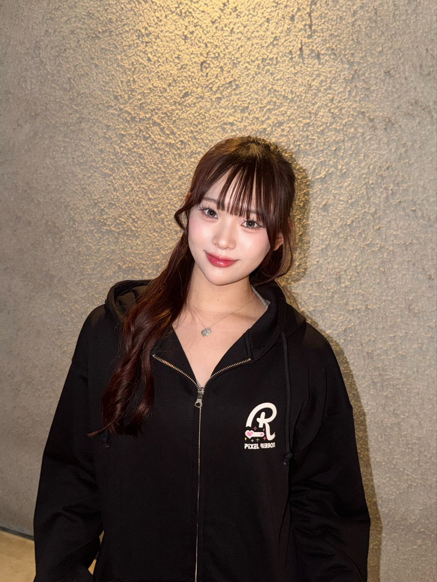 moe_pxrb's tweet photo. グッズのパーカーが良すぎる
#PixelRibbon #黒崎萌 #アイドル https://t.co/0aVXgML9z3