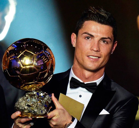 theMadridZone's tweet photo. 🔙🗣️ David Ancelotti: “Cristiano was an exceptional work ethic.

When Cristiano Ronaldo won the Ballon d’Or, he celebrated with a glass of champagne. 

In his first session back, he requested an extra training session to burn off the excess calories.” https://t.co/WlYQZfxZ00