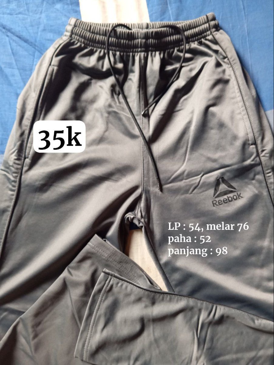 kittyongiey's tweet photo. up up wts training/sweatpants abu abu reebok bahannya ademm still new yaa bisa oren freeong https://t.co/x701dKldZr