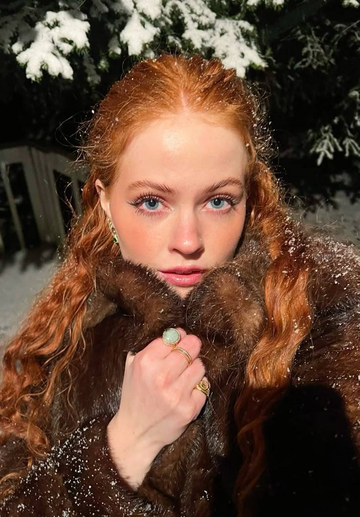 FrecklesMabel's tweet photo. #freckles #redheads #redhair https://t.co/kzEJwbYsag
