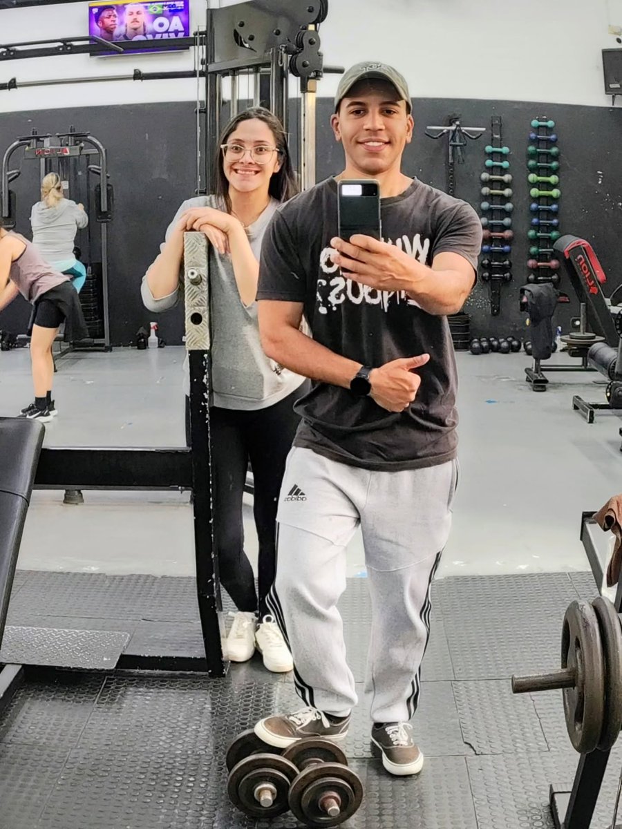 deperoales8ht's tweet photo. Sextouuuu... Workout + cardio. Luana Castro 👏😃 https://t.co/vcKzfJnKSb