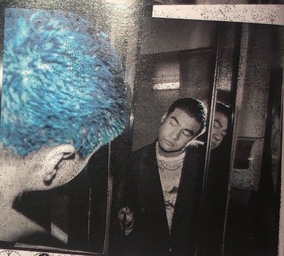 calumsbluehood's tweet photo. the blue hair being the only color omg https://t.co/JiHez5diBK