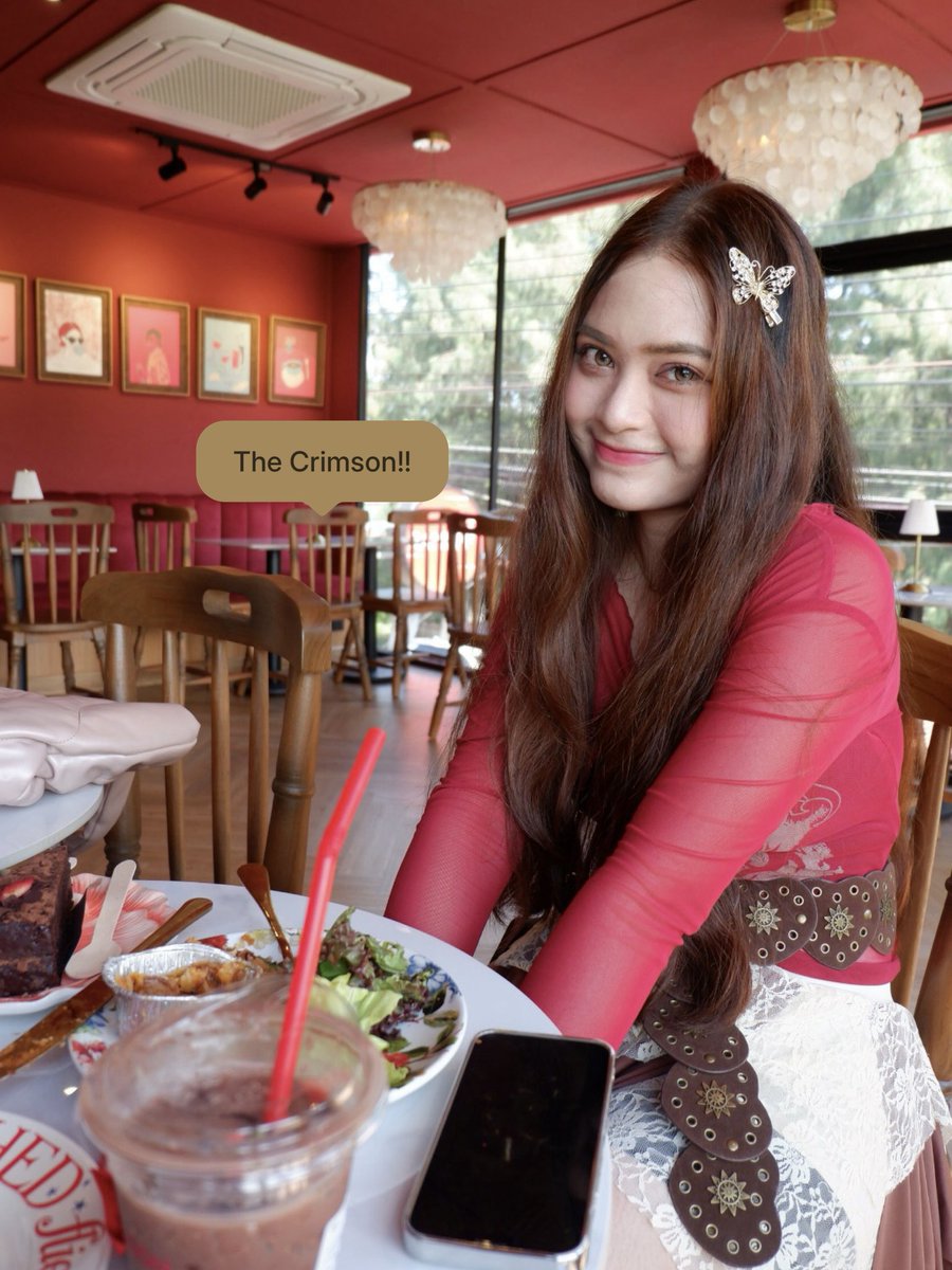 modlovepalit's tweet photo. คาเฟ่เฮียสวยมากกกกก หอมมากก โกโก้หวานน้อยอย่อย pie pot เนื้อ อร่อยมากและอิ่มจุกเลยค้าบ ป้าหนูกินกาแฟน้ำตาล 0% เค้าบอกอร่อยมากเลย ชอบ พายก็อร่อย วันนี้เสียไปพันเองรวมซื้อกลับบ้าน ไม่แพงงับ บรรยากาศขนาดนี้ 😍💕 @peckpalit #เป๊กผลิตโชค #PeckPalitChoke
#thecrimsonสัมมากร https://t.co/d5gJU1uqff