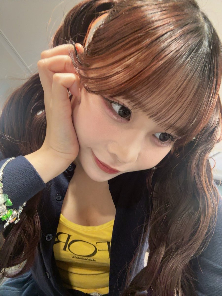 uqz1_'s tweet photo. 村川緋杏 (CANDY TUNE) 控えめな谷間見ながらｼｺｼｺして顔〇したい どエロい

#顔抜き #おなぺ #オナペ https://t.co/8IqD2Tc9P4