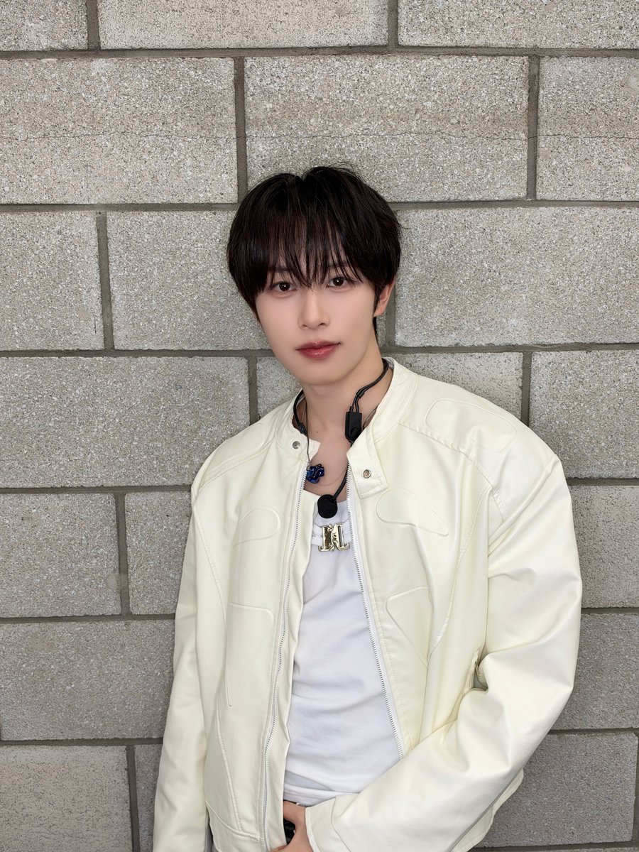 KO1KEYZofficial's tweet photo. [📸] 261020

SBS LIFE 「#더쇼」
감사합니다!

⚽️ #RYOGA
Detail ➡︎https://t.co/9FDkq6cOfJ

'KO1KEYZ' (Korean ver.) PV
🔗https://t.co/4xIBmFp1QE
Apple Music
🔗https://t.co/nt5gbOMgPp
Spotify
🔗https://t.co/pTP0S9St1f

#THESHOW
#KO1KEYZ #코이키즈 https://t.co/cZCDexmBwl