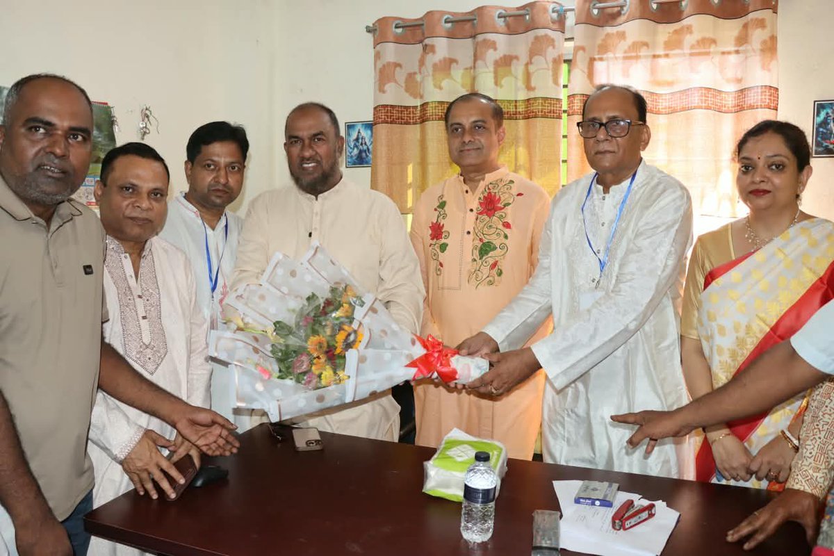 ahcisylhet's tweet photo. AHC Aniruddha Das attended the Kumari Puja at Sree Sree Mohalakshmi Bhairobi Griba Mahapeeth at Sylhet's Dakshin Surma Jainpur, on the auspicious occasion of Maha Ashtami. @MEAIndia @DhakaPrasar
#MahaAshtami
#durgapuja https://t.co/gl4ZkpJ9PX