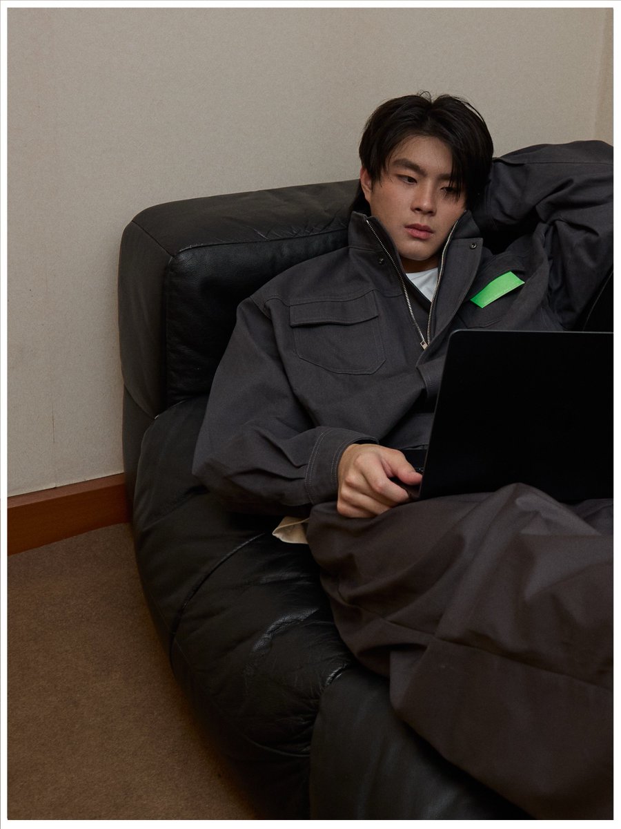 forbarcodekin's tweet photo. 🏒[Kin's Instagram Update] 20.10.2026

Off the clock 
📍kinn_ts 

#KinThanachai #OFOF
#ONFLASHOFFICE https://t.co/qNFHHG3VRY