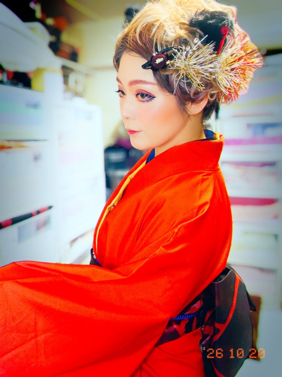 sing_draw_chie's tweet photo. 10月20日(火)臨時ご予約営業🈺荒木町🈺
ひとりハロウィンその4🎃👻🐈‍⬛我が家では英才教育の甲斐あって(?)空前の猫耳ブーム。マイニャンのフォトジェニックには負けますが、ママもがんばるにゃん❣️(^･o･^)
#荒木町 #臨時営業 #ハロウィン #猫耳 #働くママ https://t.co/OVanCxMw5G