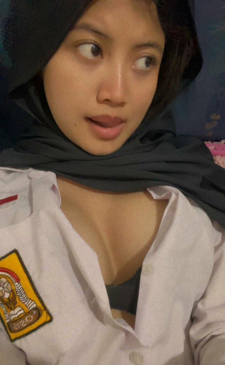 piercedleyy's tweet photo. acu baru pulang cekolah om 👻 https://t.co/fC2vvZqTse