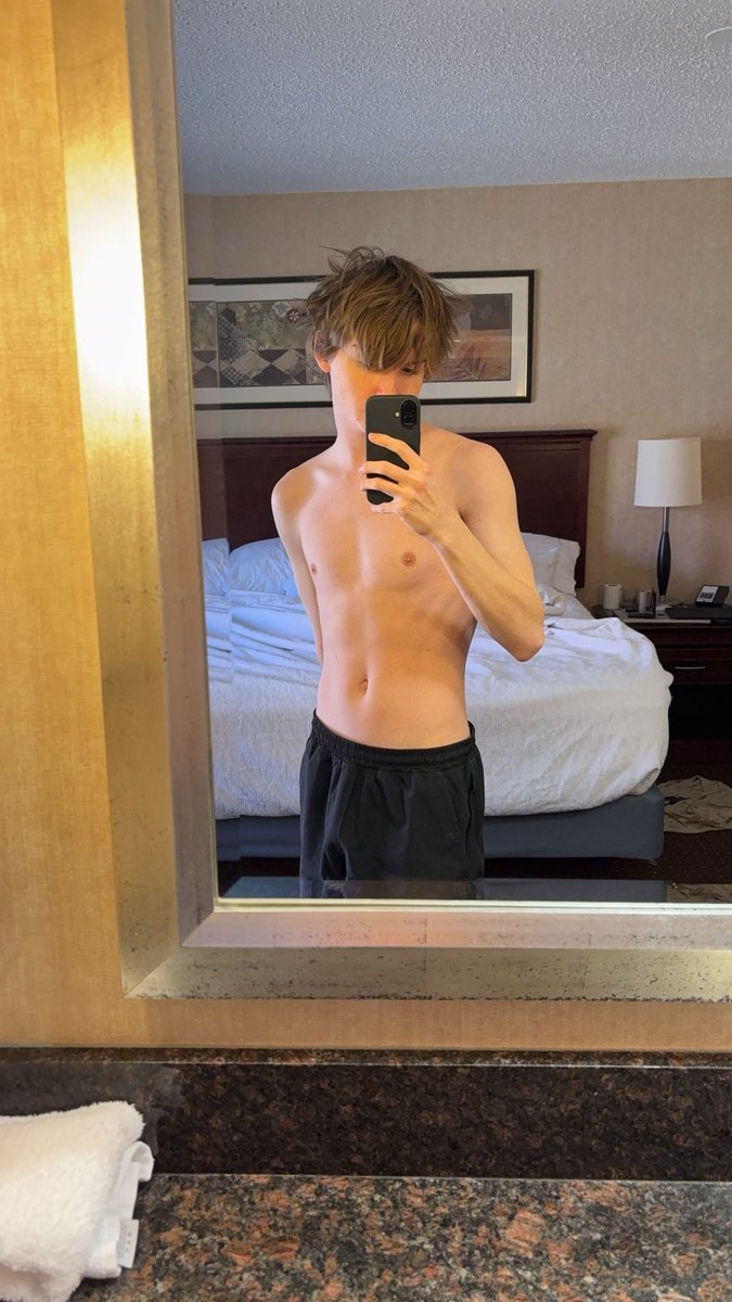 m0reconnor's tweet photo. am i hot enough for you? https://t.co/b7IipbAW3z
