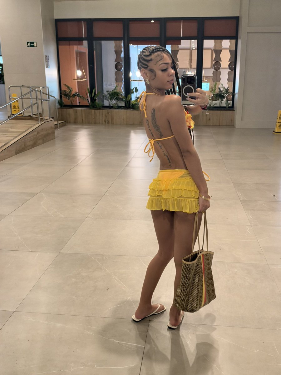 dolllyface101's tweet photo. Redbone call her honey mustard🫦 https://t.co/vb4h0LUvxQ