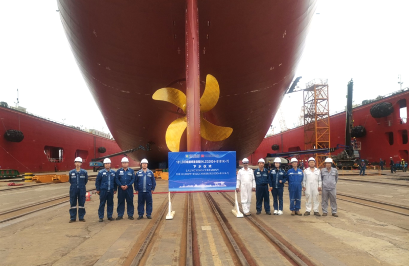Genertec_Global's tweet photo. 🥰🥂Recently, Genertec CMC has continued to deepen its presence in the global shipbuilding market, expanding its role in the global shipbuilding supply chain. 

🚢💦Two export projects have officially come into effect in succession: the export of four vessels to #Bangladesh, including two 114,000 DWT (deadweight tonnage) crude oil tankers and two 81,500 DWT bulk carriers; and the export of three 300,000 DWT VLCCs (Very Large Crude Carriers) to #Greece.

✅🌟No. 7 and No. 8 vessels of the 181,000 DWT bulk carrier series for #Germany have been launched and are set for delivery within the next three months. 
#GenertecGlobal #Shipbuilding