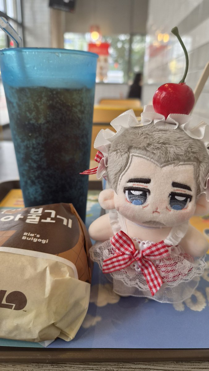 Toemagogi's tweet photo. 불괴기버거쎄트랑 장씨.. https://t.co/kKVx6cBRak