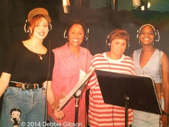 myfizzypop's tweet photo. 5 yrs after the first #AVerySpecialChristmas came Vol.2 back #onthisdayinpop in 1992. A whole new group of chart stars, recording top notch tinsely tunes. Highlight was deffo #DebbieGibson's super version of #SleighRide - still my fave version of the song
https://t.co/wmuuxF6slT https://t.co/rLQcIG3wXZ